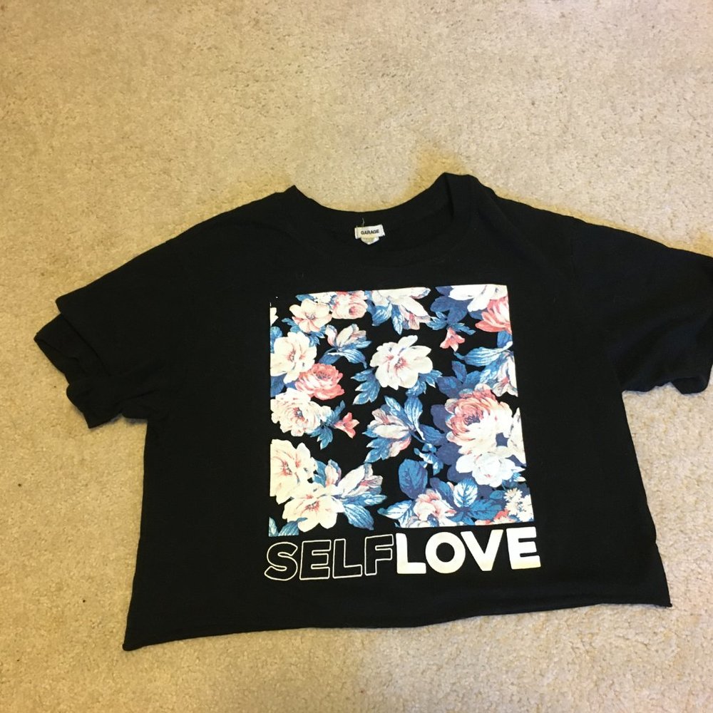 GARAGE cropped graphic tee w/ floral design